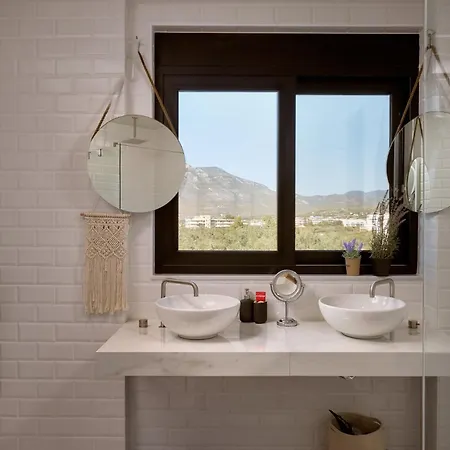 Kalonia Villa, A Quintessential Retreat, By Thinkvilla Loutraki (Corinthia)