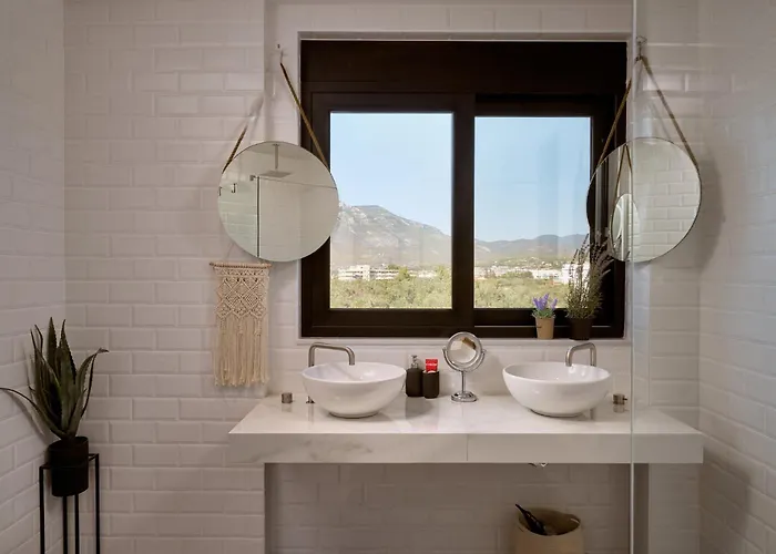 Kalonía Villa, A Quintessential Retreat, By Thinkvilla Loutráki