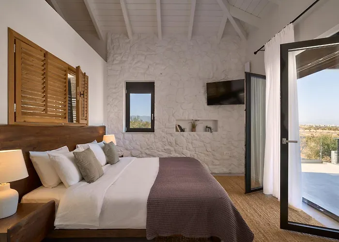 Kalonía Villa, A Quintessential Retreat, By Thinkvilla Villa Loutráki