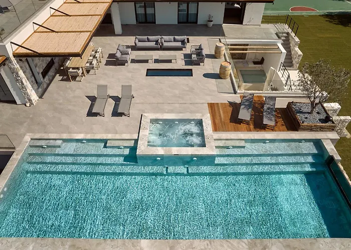 Villa Kalonía Villa, A Quintessential Retreat, By Thinkvilla Loutráki